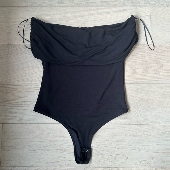 Off Shoulder Bodysuit - Picture 3 of 8